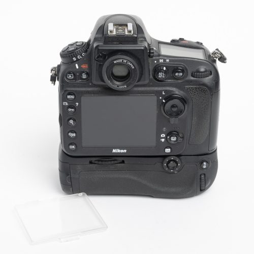 Nikon D800 w/ MB D12 Battery Grip