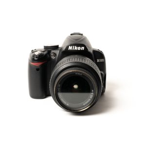 Used Nikon D3000 w/18-55mm f/3.5-5.6 Lens